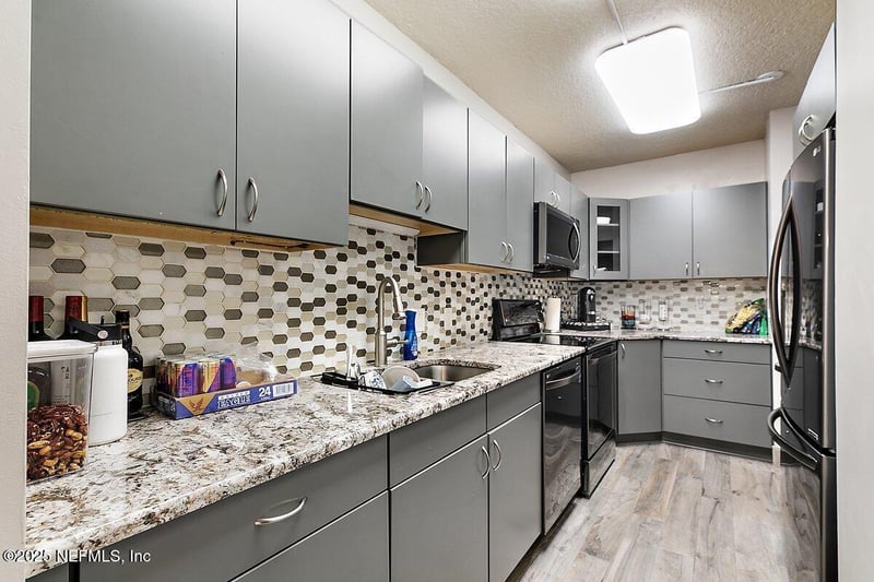 601 1st St #4H, Jacksonville Beach, FL 32250