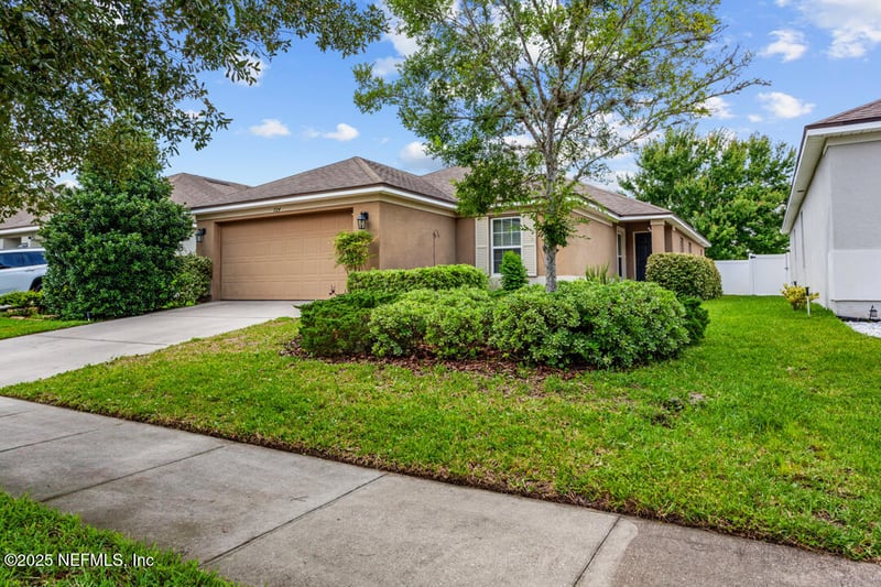 724 Sunny Stroll Dr, Middleburg, FL 32068