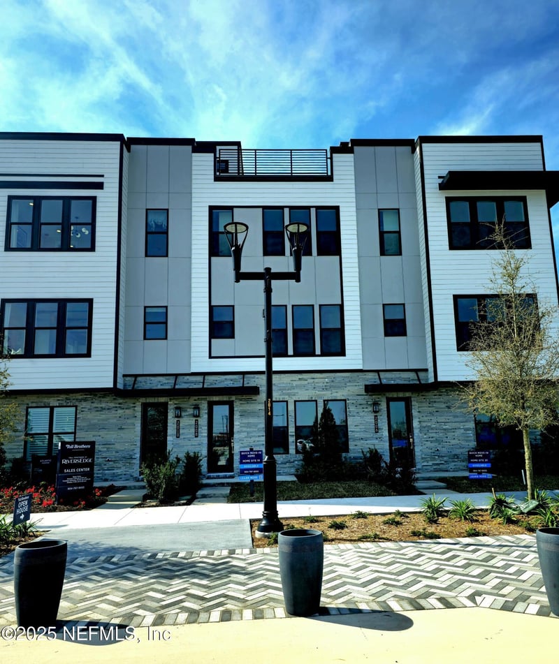 1930 Prudential Dr, Jacksonville, FL 32207