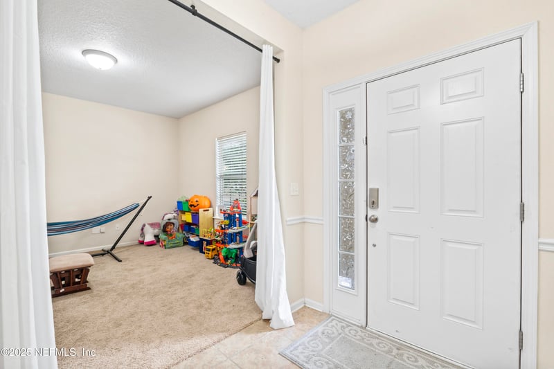 300 Auburn Oaks Rd, Jacksonville, FL 32218