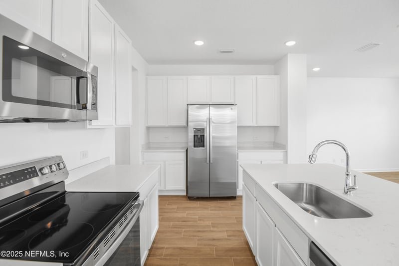 6975 Mirage St, Jacksonville, FL 32244