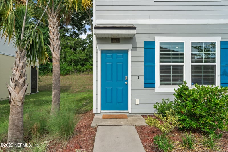 877 Gate Run Rd, Jacksonville, FL 32211