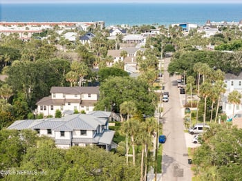 365 8th St, Atlantic Beach, FL 32233