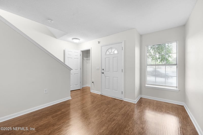 8446 Mcgirts Village Ln, Jacksonville, FL 32210