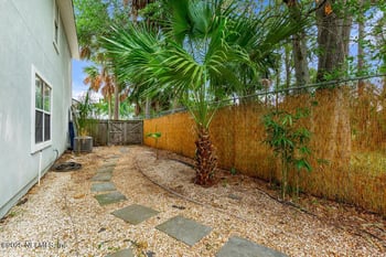 66 14th St, Atlantic Beach, FL 32233