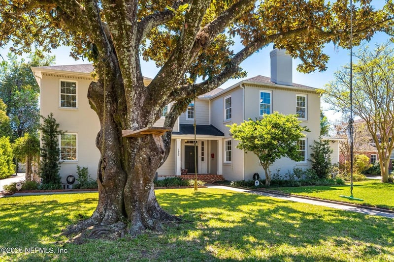 1052 Holly Ln, Jacksonville, FL 32207