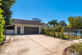 1052 Holly Ln, Jacksonville, FL 32207