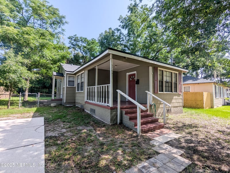 3763 Valley Rd, Jacksonville, FL 32207
