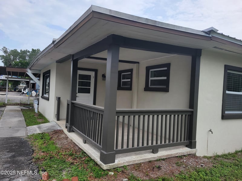 673 3rd Ave, Welaka, FL 32189