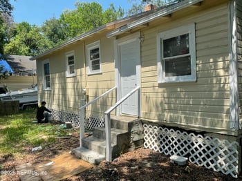 1050 Alderside St, Jacksonville, FL 32208