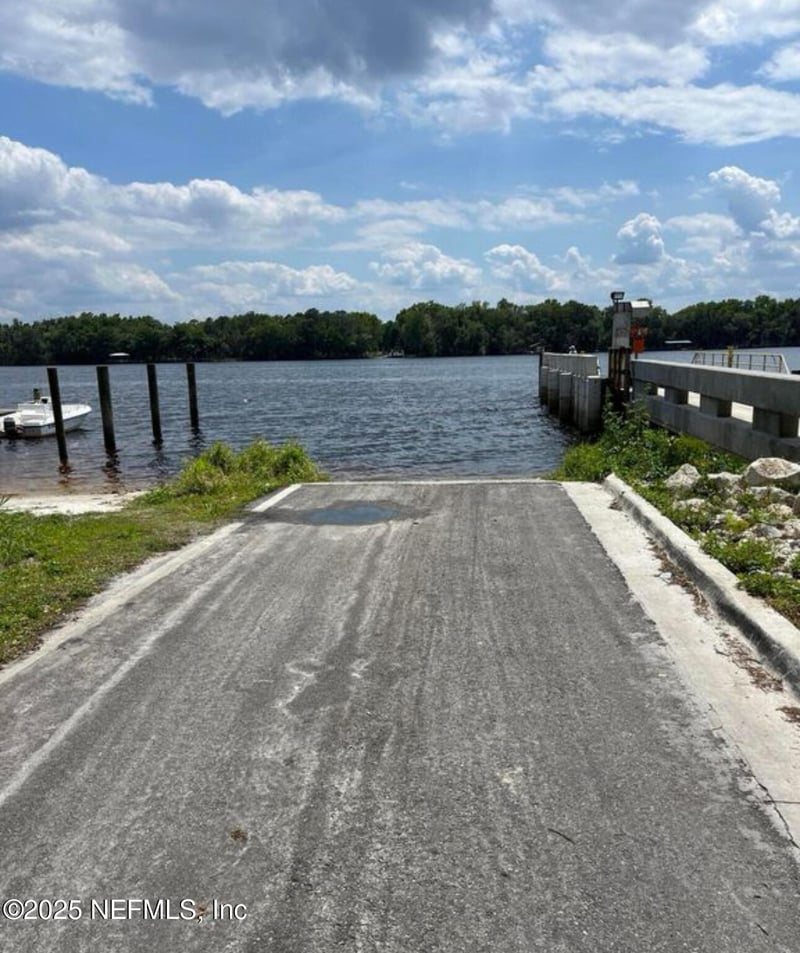 323 Carteret Rd, Georgetown, FL 32139