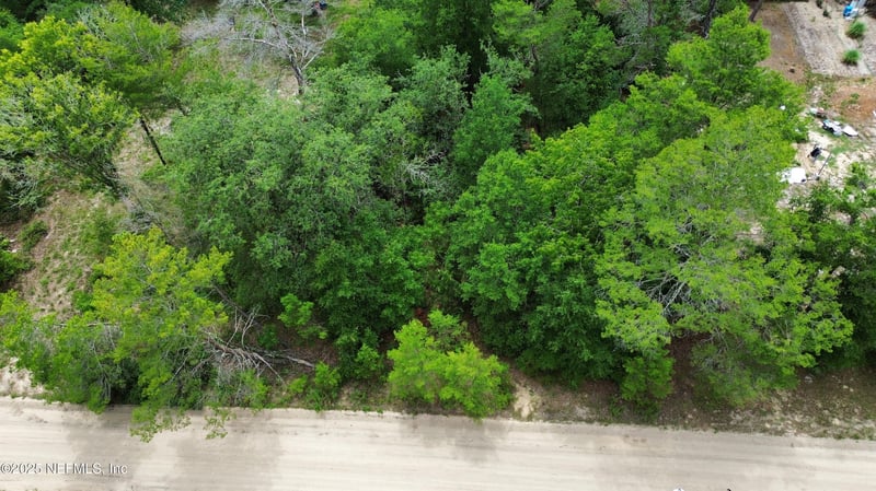 127 East Dr, Florahome, FL 32140