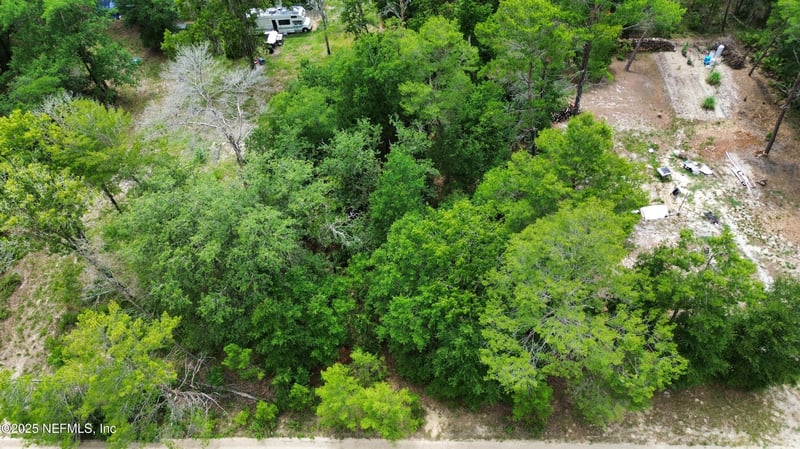 127 East Dr, Florahome, FL 32140