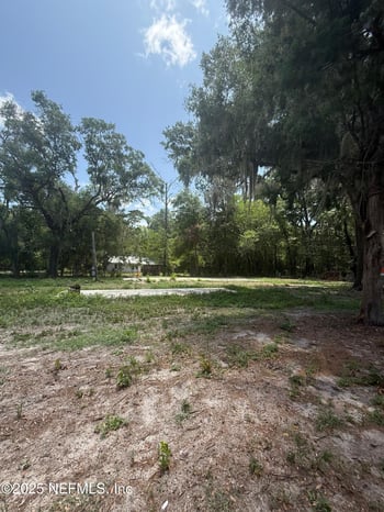 6347 Lake Dr, Starke, FL 32091