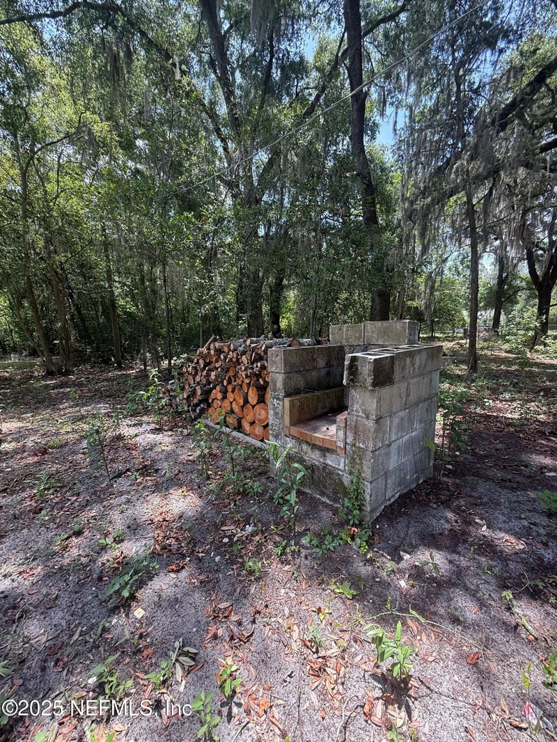 6347 Lake Dr, Starke, FL 32091