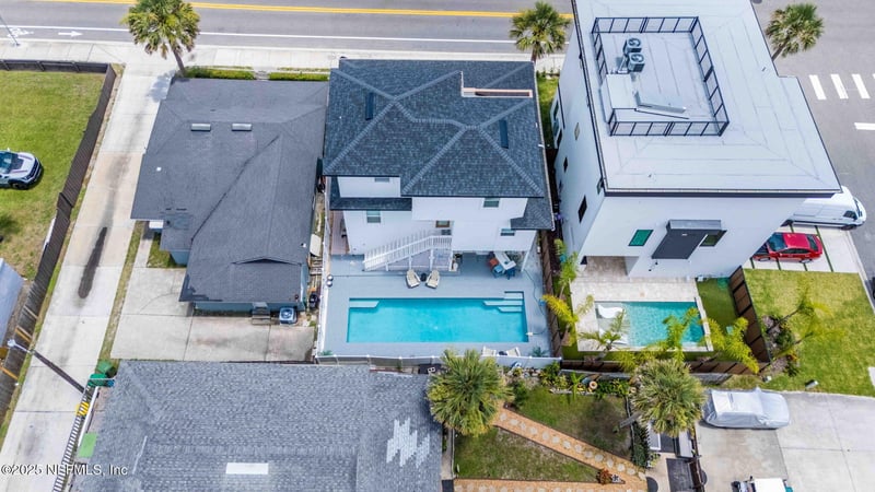 126 1st St, Jacksonville Beach, FL 32250