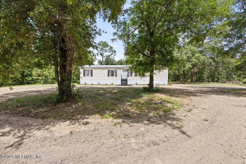 124 Knight Dr, Florahome, FL 32140