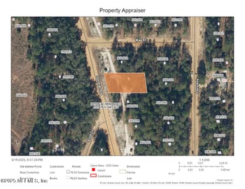 20 Donovan Ave, Interlachen, FL 32148