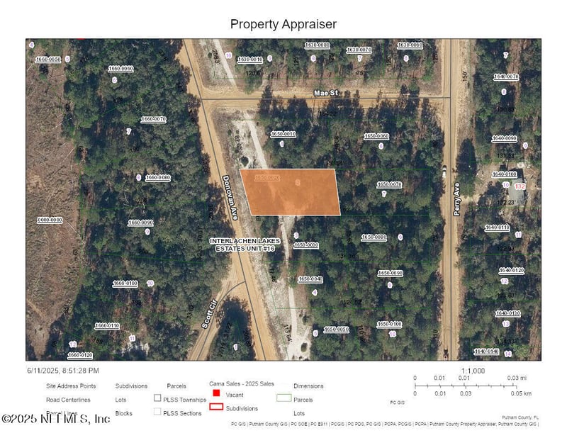 20 Donovan Ave, Interlachen, FL 32148