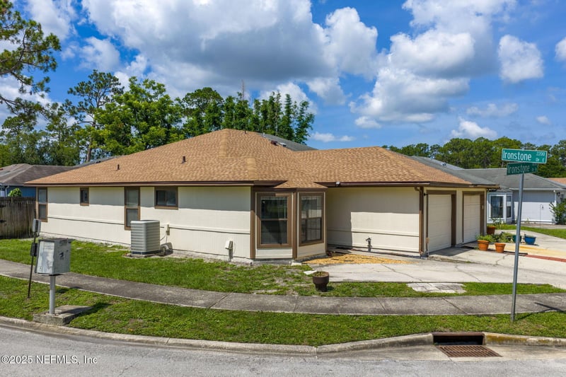 10768 Ironstone Dr, Jacksonville, FL 32246