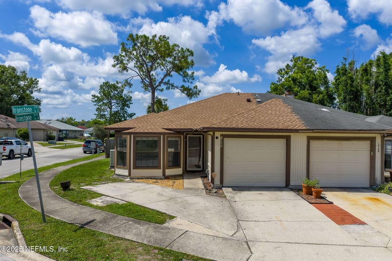 10768 Ironstone Dr, Jacksonville, FL 32246