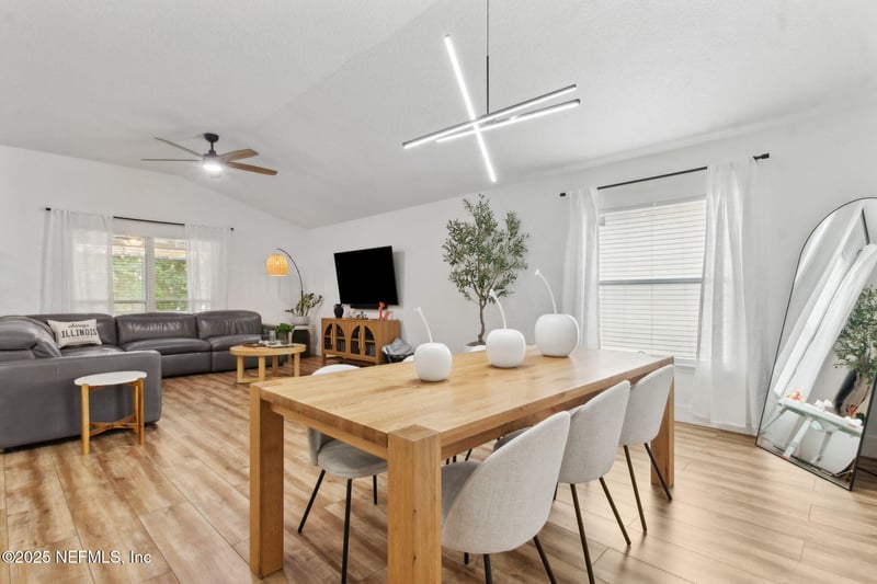 13967 Devan Lee Dr, Jacksonville, FL 32226