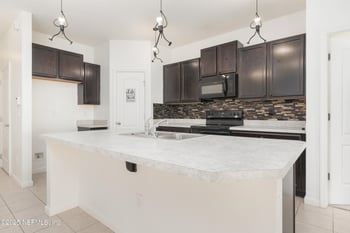 10846 Ventnor Ave, Jacksonville, FL 32218