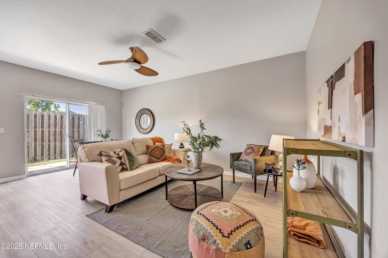 5260 Collins Rd #907, Jacksonville, FL 32244