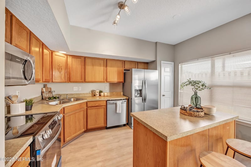 5260 Collins Rd #907, Jacksonville, FL 32244