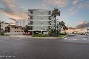 731 1st St #2F, Jacksonville Beach, FL 32250