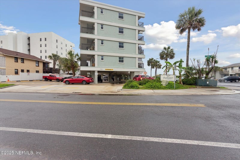 731 1st St #2F, Jacksonville Beach, FL 32250
