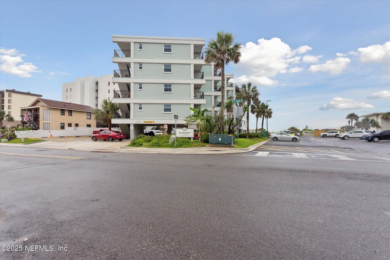 731 1st St #2F, Jacksonville Beach, FL 32250