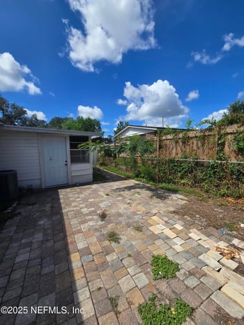 7717 Knoll Dr, Jacksonville, FL 32221