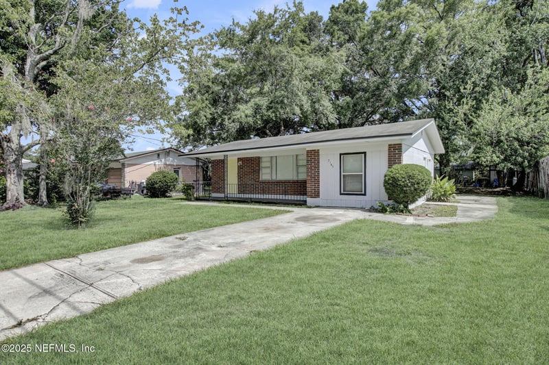7145 Esther St, Jacksonville, FL 32210