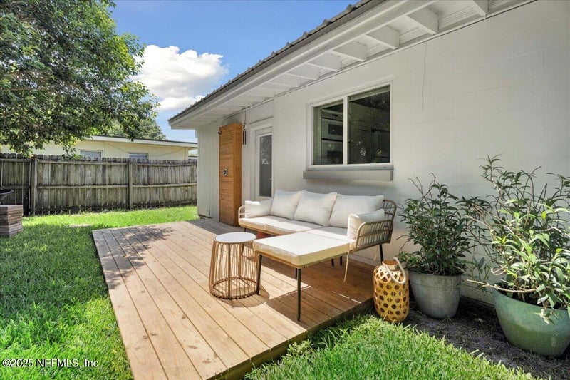 618 9th Ave, Jacksonville Beach, FL 32250