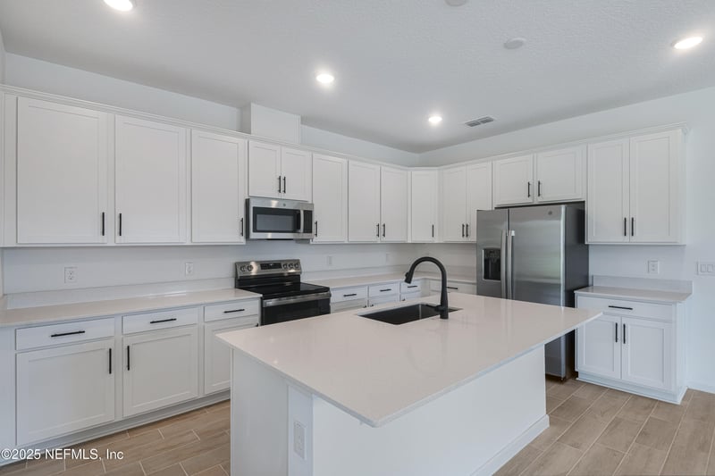 306 Alexandrite St, Deland, FL 32720