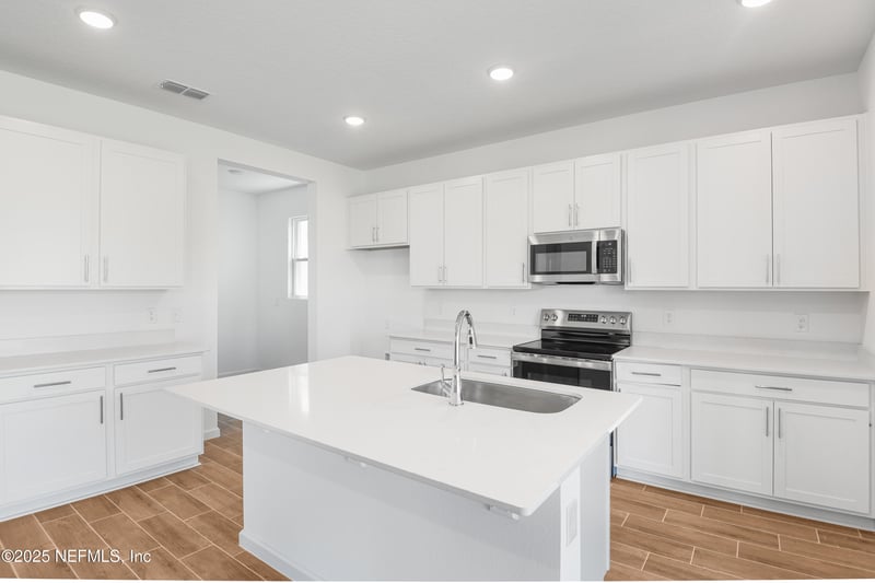 1751 Carnelian St, Deland, FL 32720