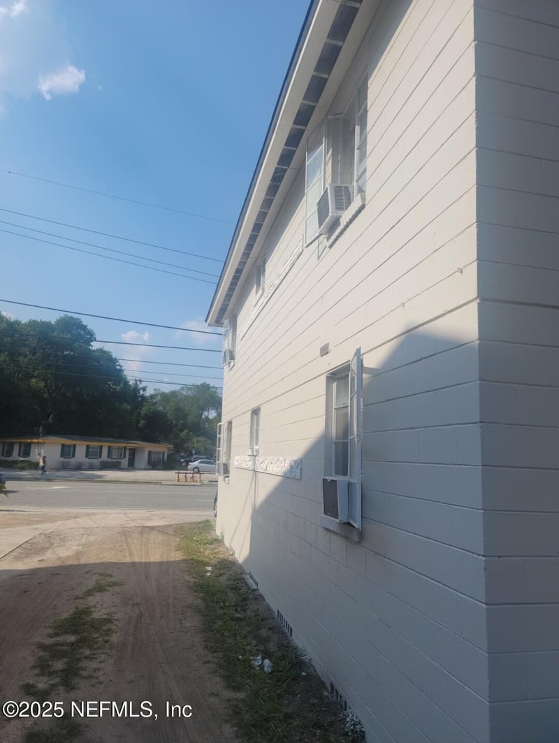 5718 Merrill Rd, Jacksonville, FL 32277