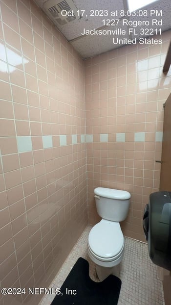 1239 Rogero Rd, Jacksonville, FL 32211