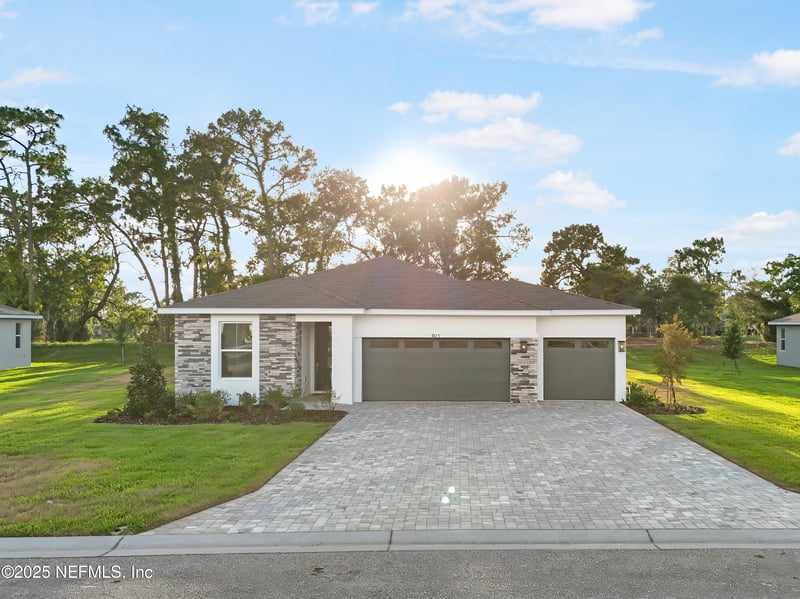 9127 Players Dr, Weeki Wachee, FL 34613