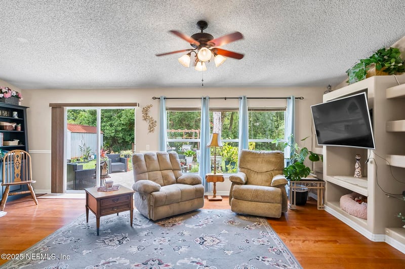 12 Luther Dr, Palm Coast, FL 32137