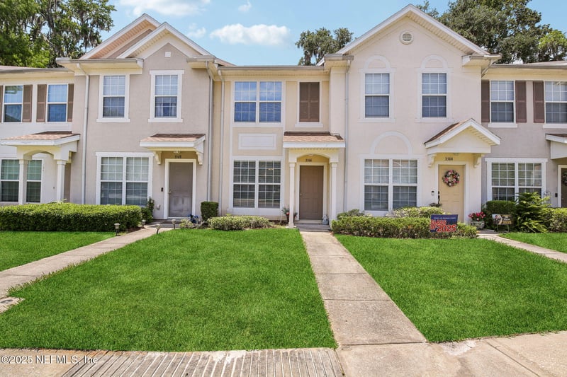 3566 Twisted Tree Ln, Jacksonville, FL 32216