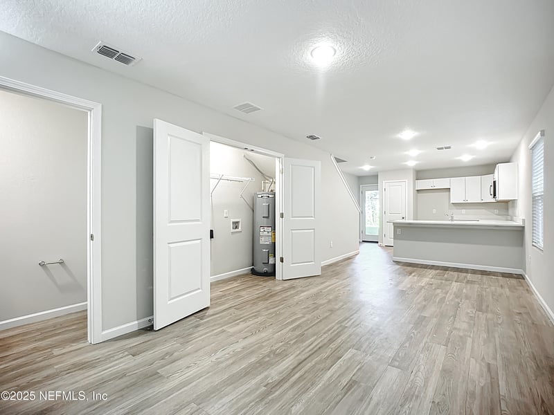 1238 Pangola Dr, Jacksonville, FL 32205