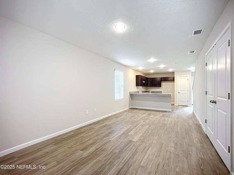 1231 Pangola Dr, Jacksonville, FL 32205