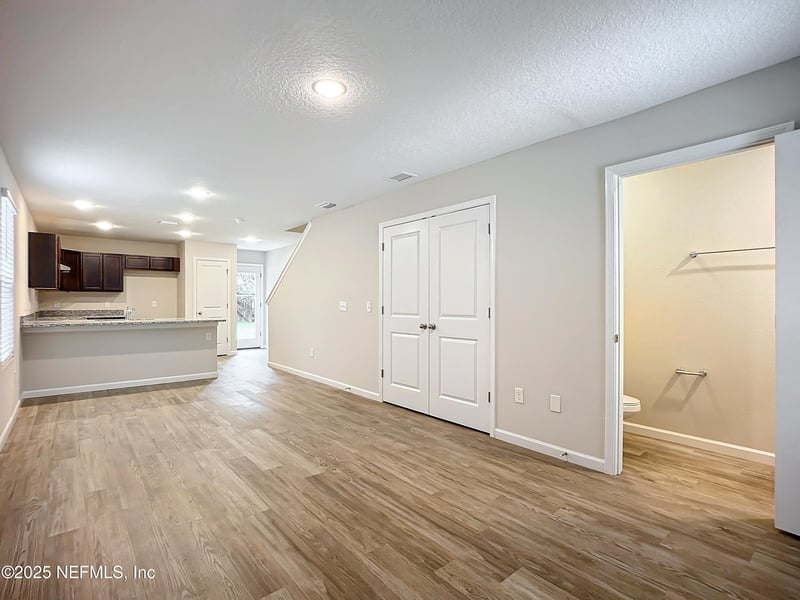 1231 Pangola Dr, Jacksonville, FL 32205