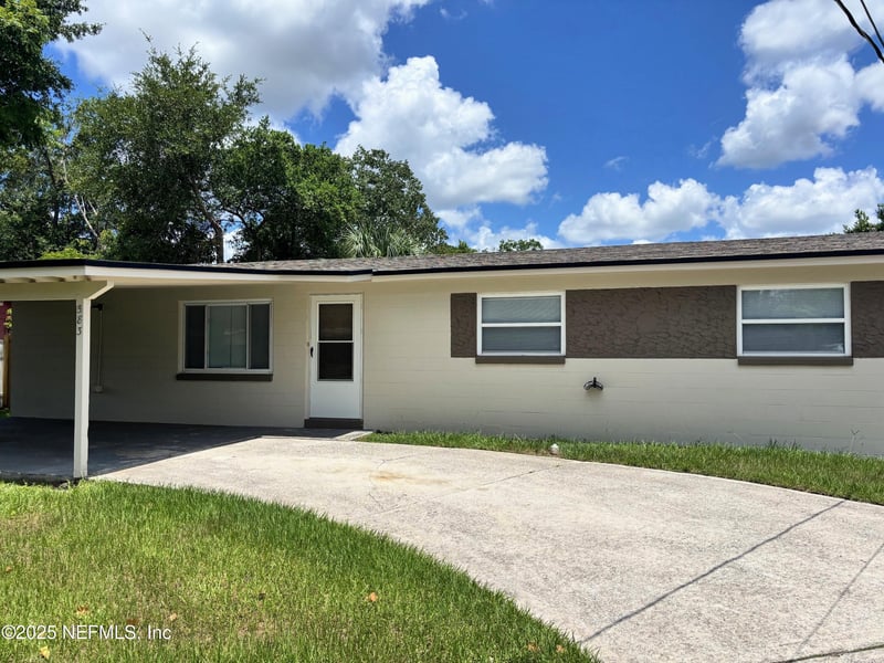 583 Clermont Ave, Orange Park, FL 32073