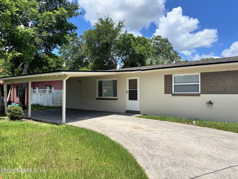 583 Clermont Ave, Orange Park, FL 32073