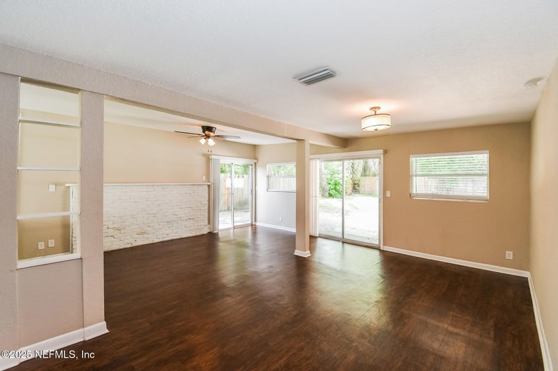 6327 Elise Dr, Jacksonville, FL 32211