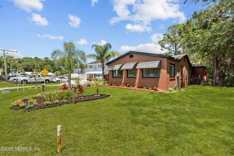 1887 Mayport Rd, Atlantic Beach, FL 32233