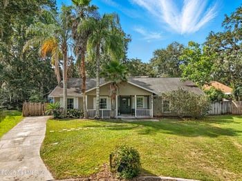 560 Majestic Wood Dr, Fleming Island, FL 32003